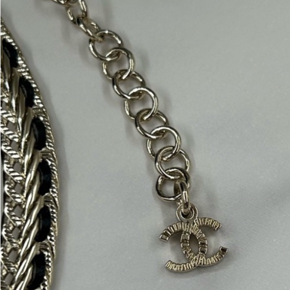 Authentic Chanel crystal CC necklace - Picture 10 of 14
